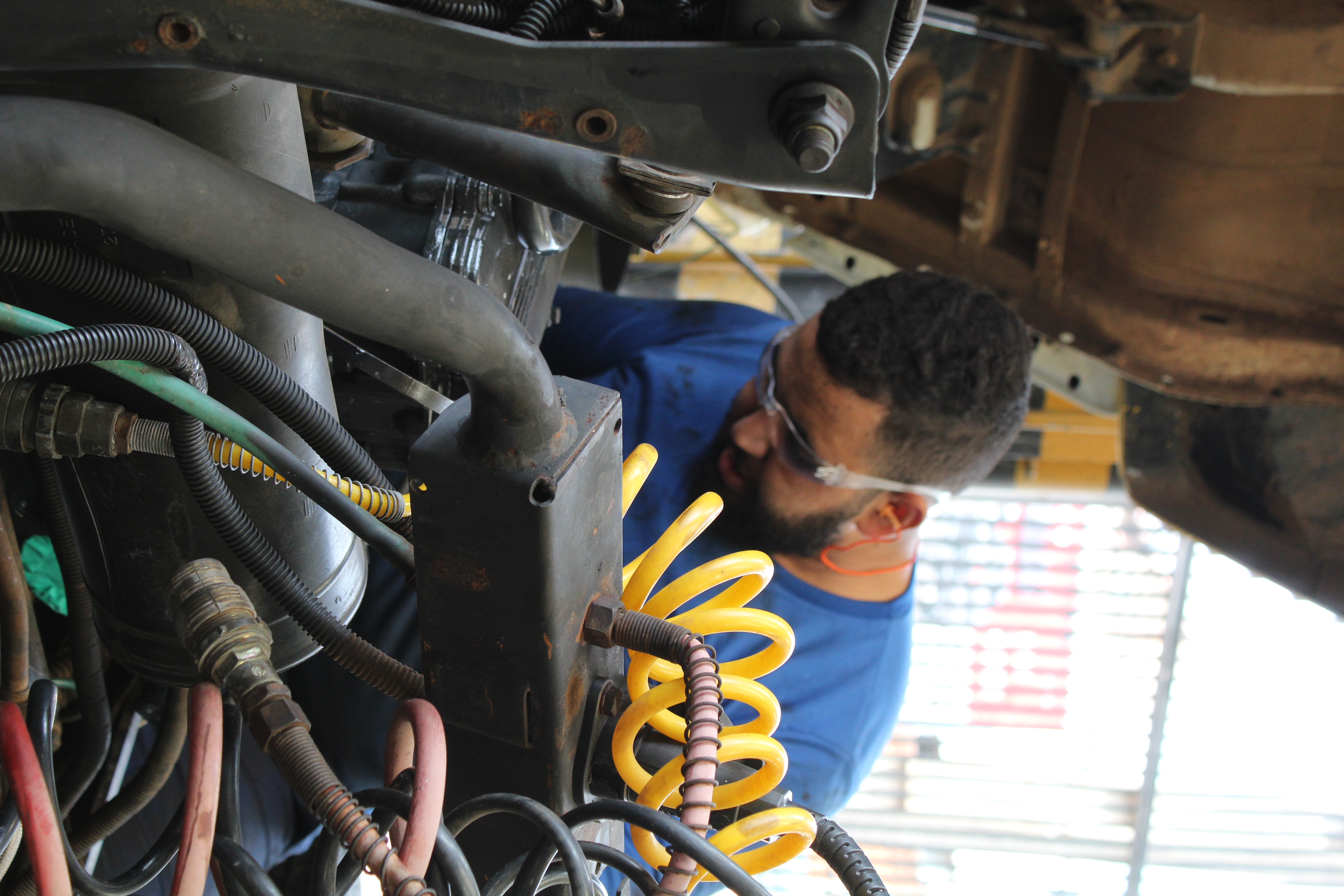 A Importância da Manutenção Preventiva para Aumentar a Durabilidade do Motor de Caminhões